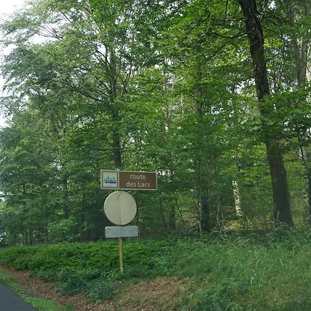 펜션 Les Volets Bleus Prémian