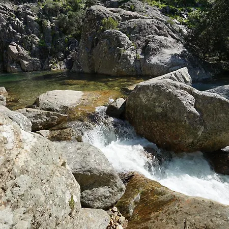 Feriehus Les Volets Bleus *