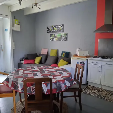 Les Volets Bleus Holiday home *