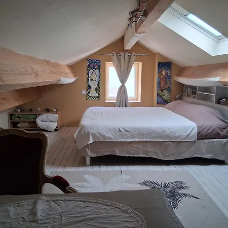 Les Volets Bleus Holiday home Premian