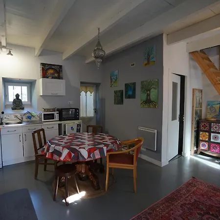 Les Volets Bleus * Prémian