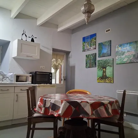 Les Volets Bleus Prémian