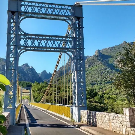 Les Volets Bleus * Prémian