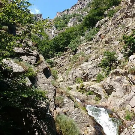 Les Volets Bleus 펜션 *